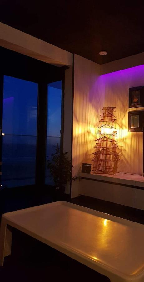 Modern appartement met frontaal zeezicht en privé parking Knokke-Le-Zoute Extérieur photo
